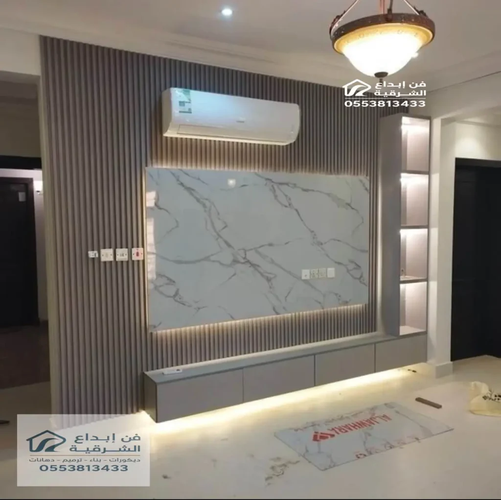 خلفية تلفزيون جداري في الراكة